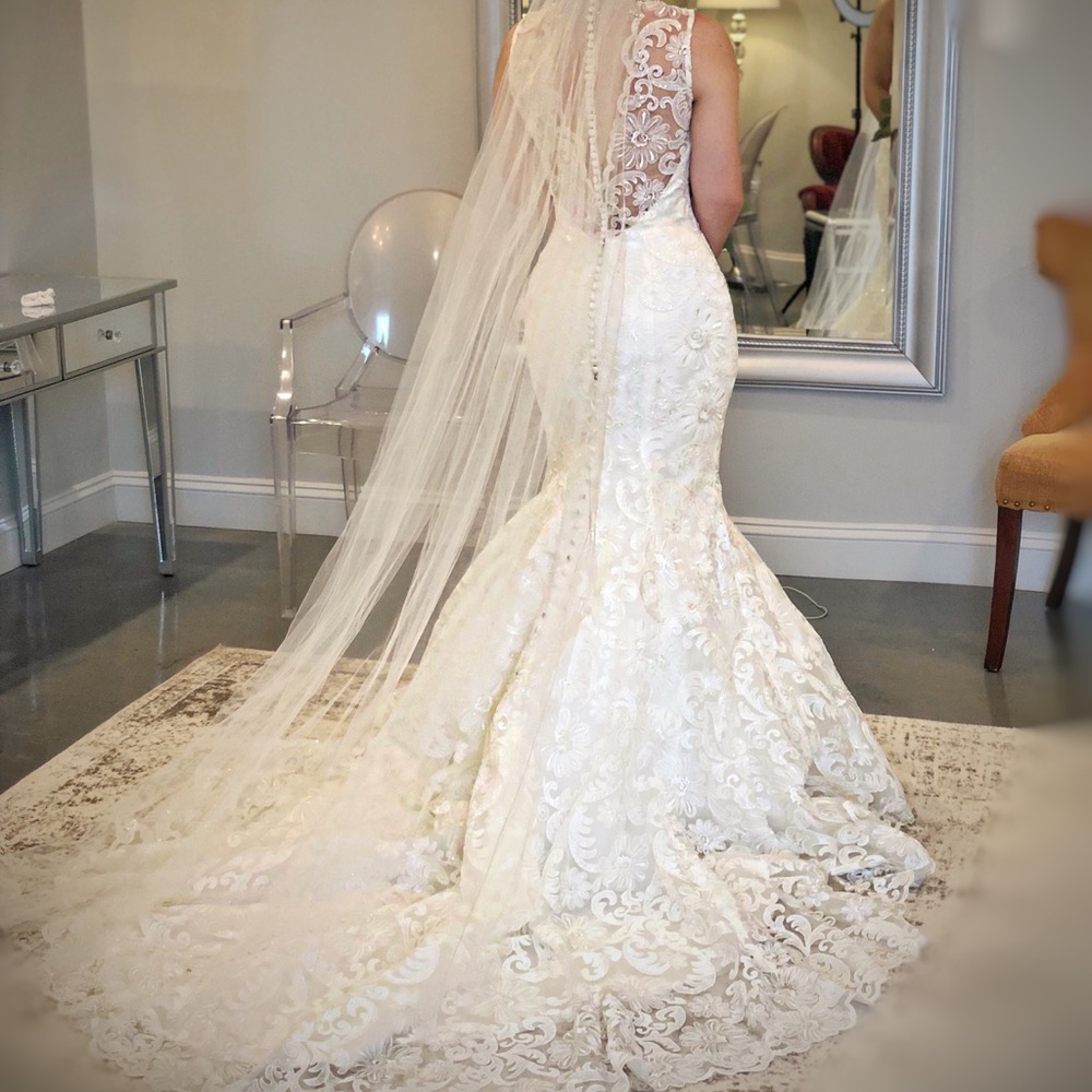 Madison James lace mermaid wedding dress (veil not included)